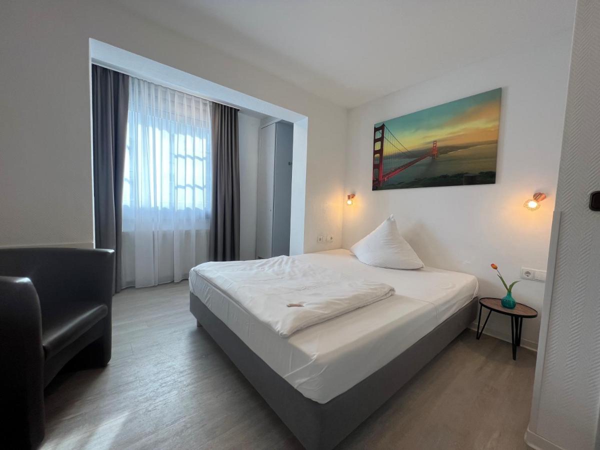 Hotel Bitzer Superior Backnang City Exterior photo