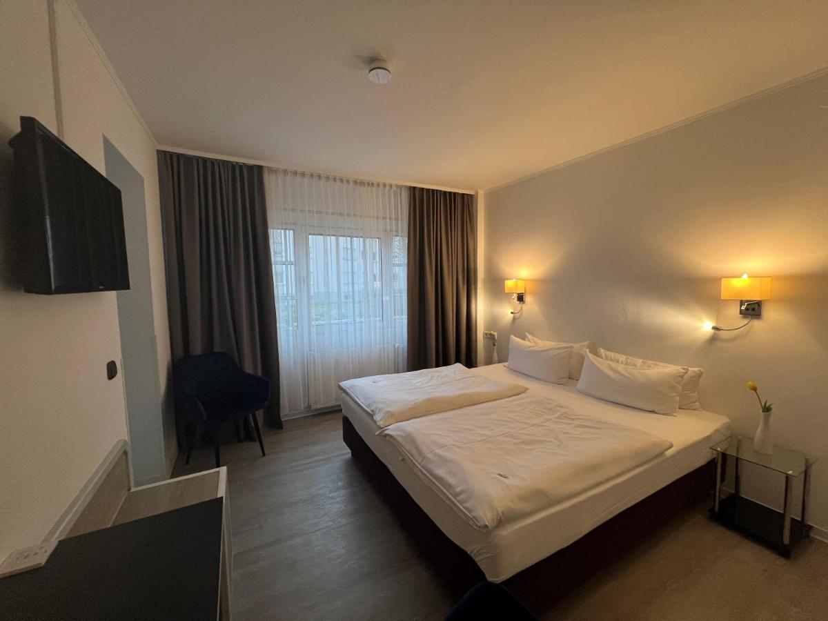 Hotel Bitzer Superior Backnang City Exterior photo
